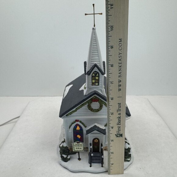 Vintage 2001 St Nicholas Square Wedding Chapel Lighted Christmas Village 9.75" - Picture 11 of 16